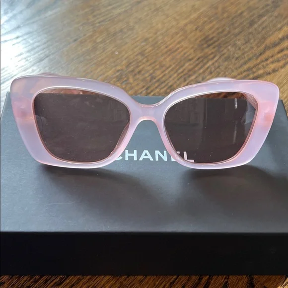 Chanel Rectangular Pink Sunglasses New in the Box - Picture 10 of 12